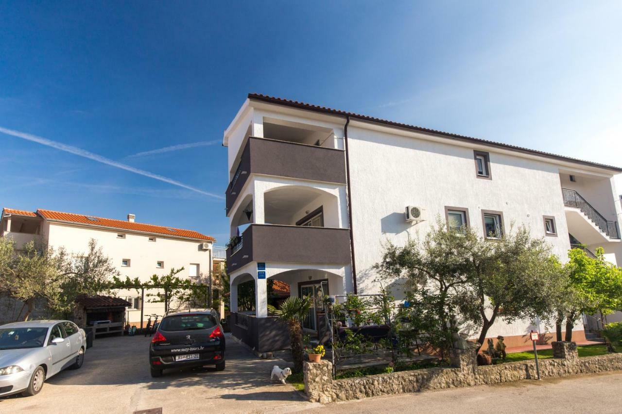 Apartments Hajl Krk Town Buitenkant foto